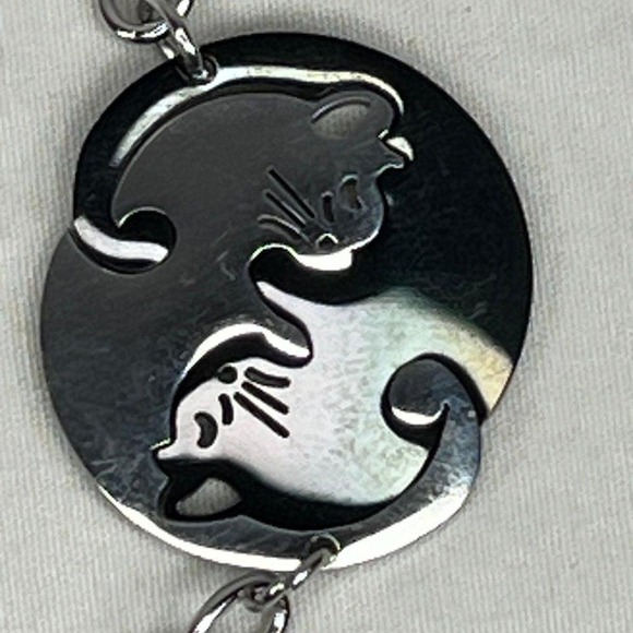 Accessories - 2 cat keychains that fit together like puzzle pieces or ying yang symbol